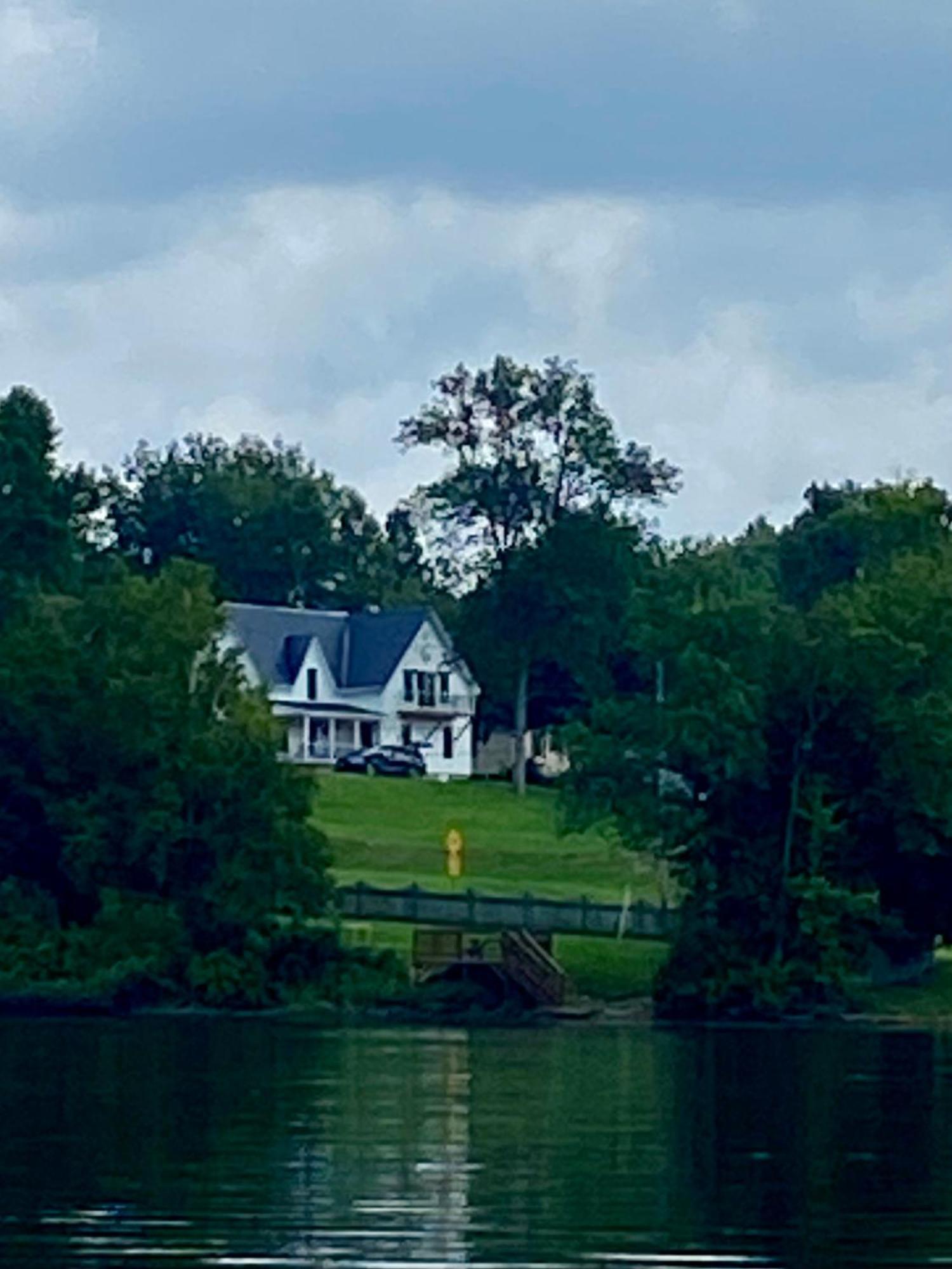 Apartamento Gray'S Manor - Lake Memphremagog Newport Exterior foto